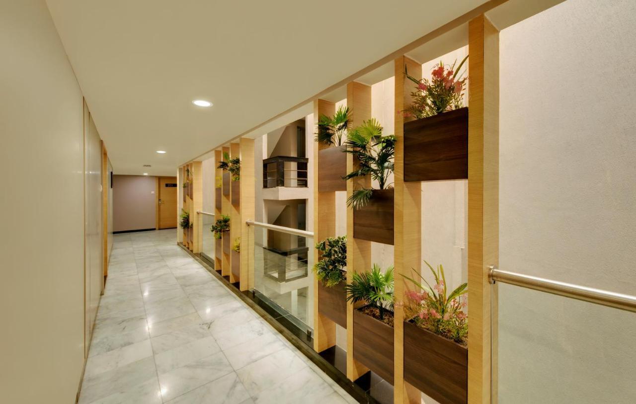 סוראט Central Beacon Hotel מראה חיצוני תמונה