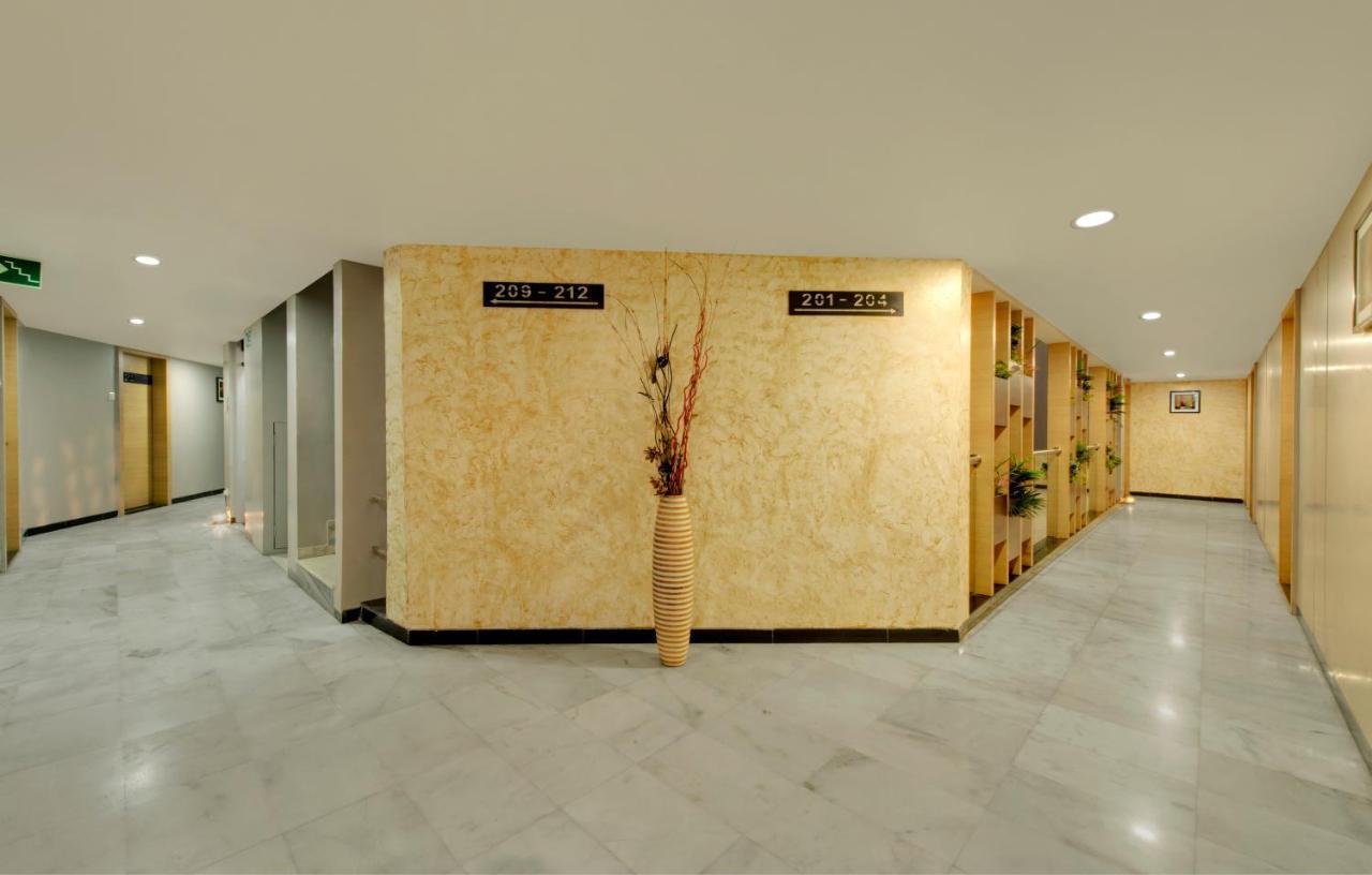 סוראט Central Beacon Hotel מראה חיצוני תמונה