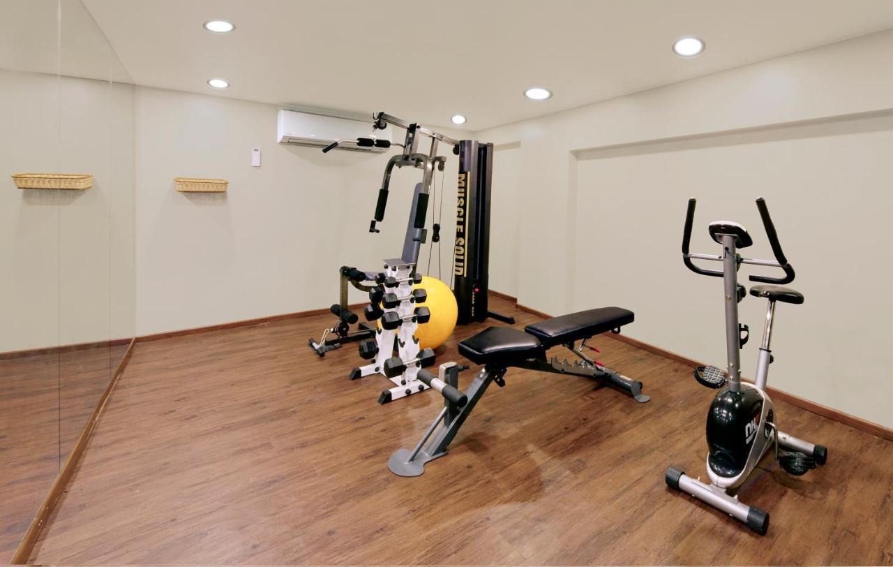סוראט Central Beacon Hotel מראה חיצוני תמונה