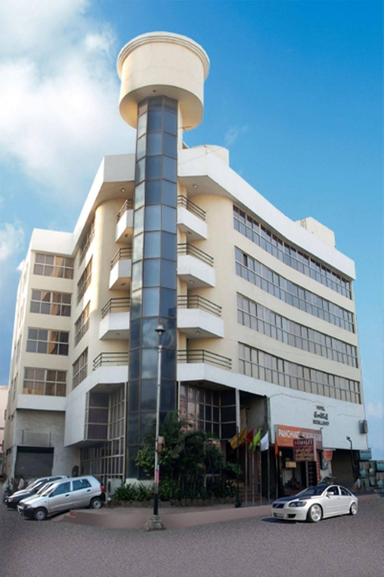 סוראט Central Beacon Hotel מראה חיצוני תמונה